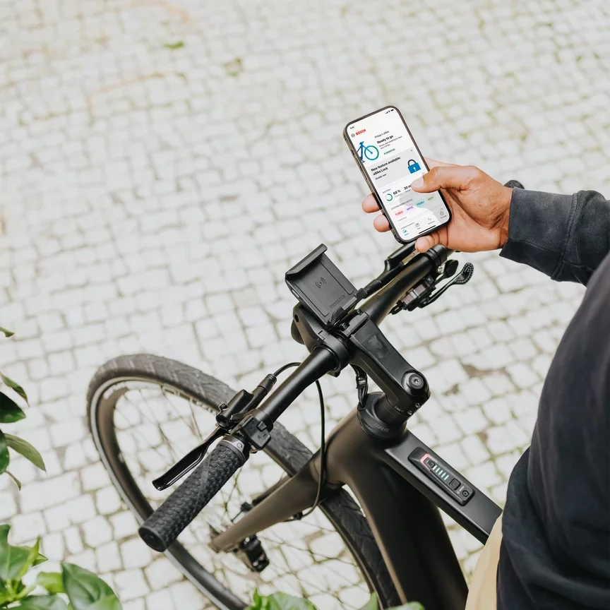 Bosch eBike Flow app egy Bosch ebike mellett